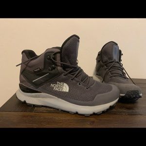 The North Face Men’s Vals Mid WP boots size 11
